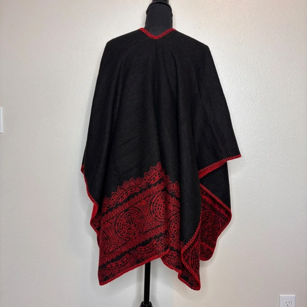 Chicos Reversible Ruana Fringe Cape‎ Shawl Black Red One Size
